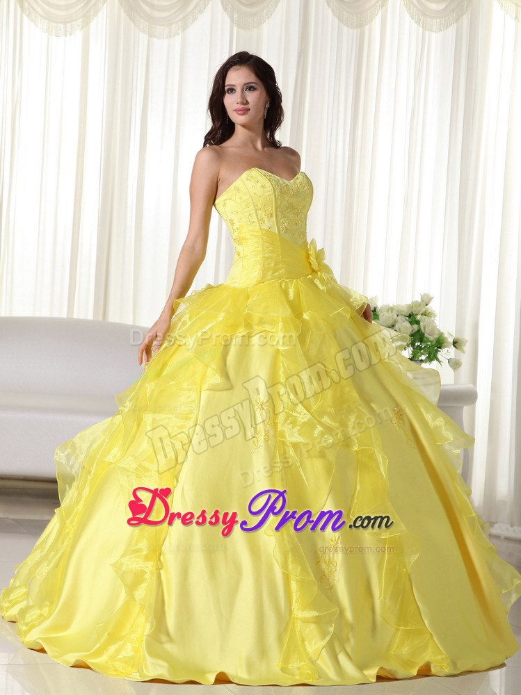 Ruffles Embroidery Sweetheart Handmade Flowers Yellow Quinceanera Gowns
