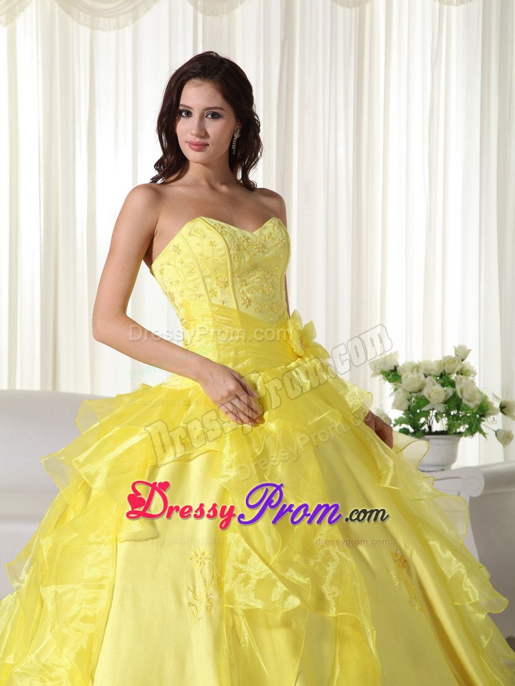 Ruffles Embroidery Sweetheart Handmade Flowers Yellow Quinceanera Gowns