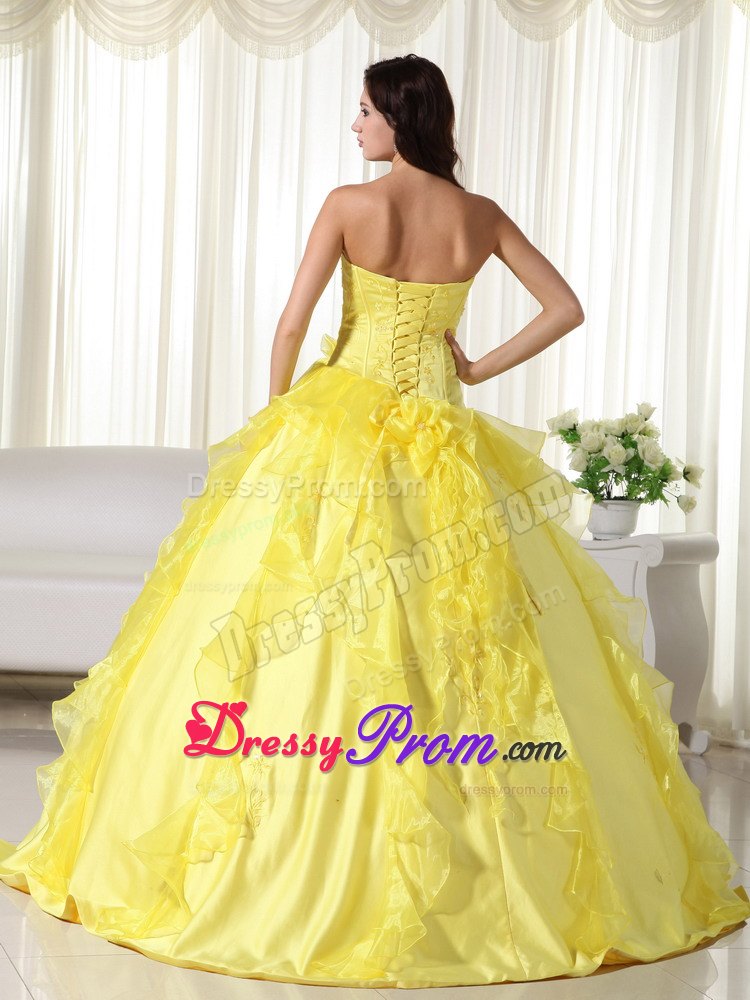Ruffles Embroidery Sweetheart Handmade Flowers Yellow Quinceanera Gowns