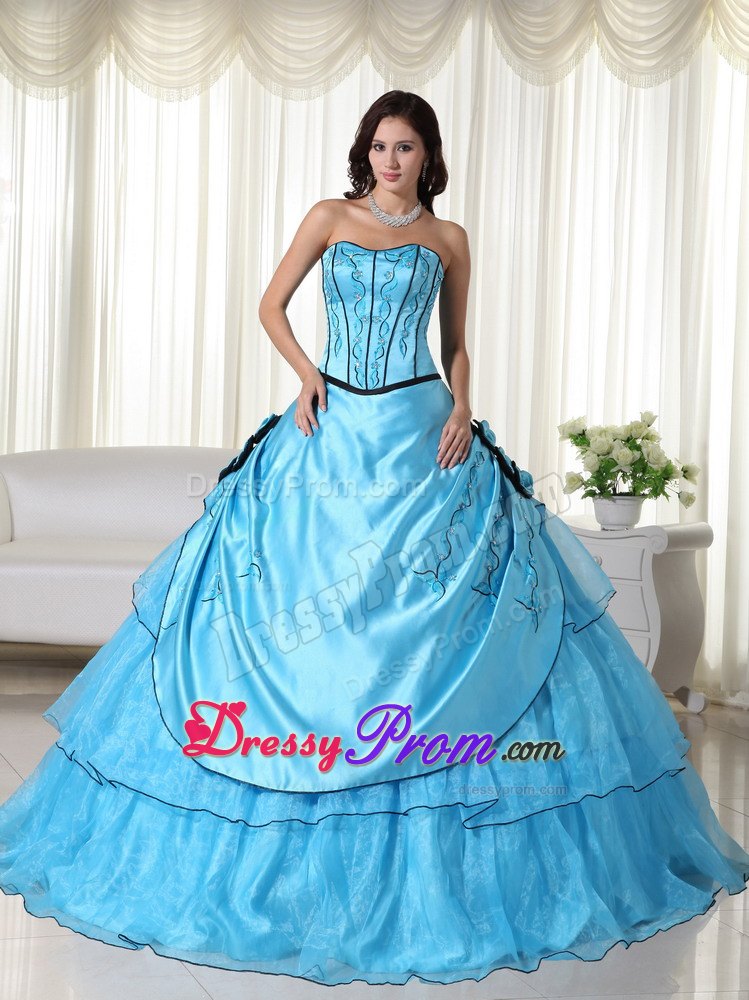 Beading Strapless Appliques Handmade Flowers Layered Sweet 16 Dresses