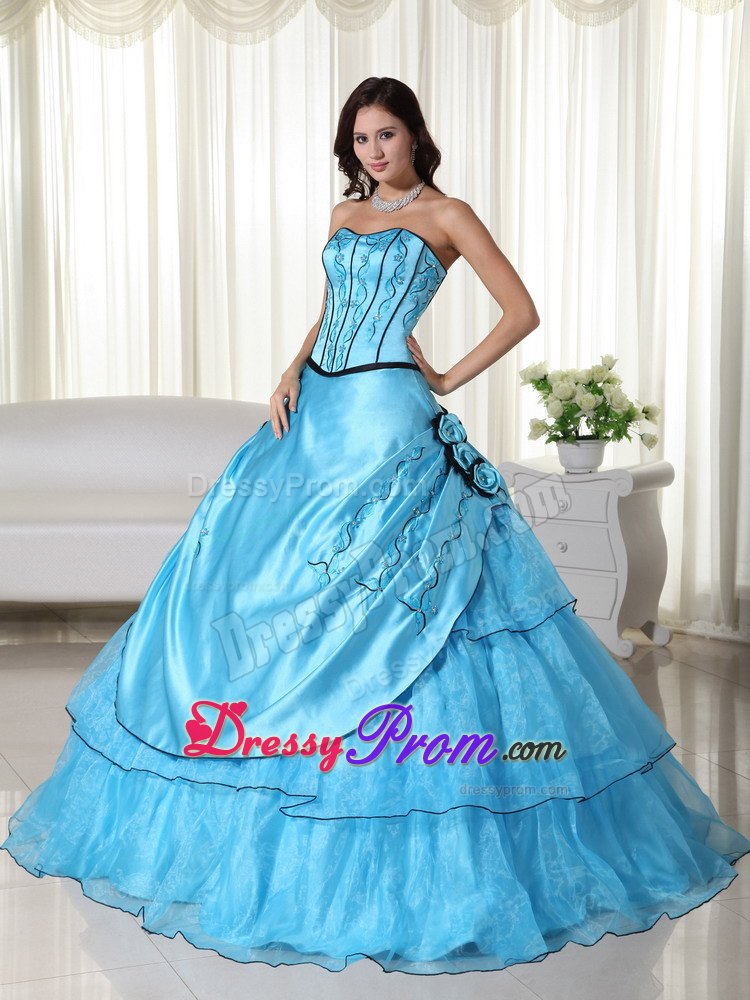 Beading Strapless Appliques Handmade Flowers Layered Sweet 16 Dresses