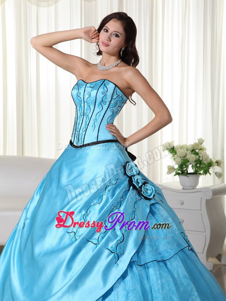 Beading Strapless Appliques Handmade Flowers Layered Sweet 16 Dresses