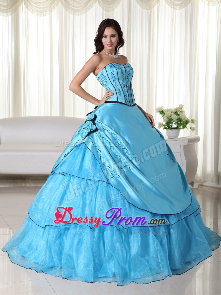 Beading Strapless Appliques Handmade Flowers Layered Sweet 16 Dresses