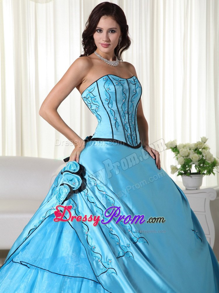 Beading Strapless Appliques Handmade Flowers Layered Sweet 16 Dresses