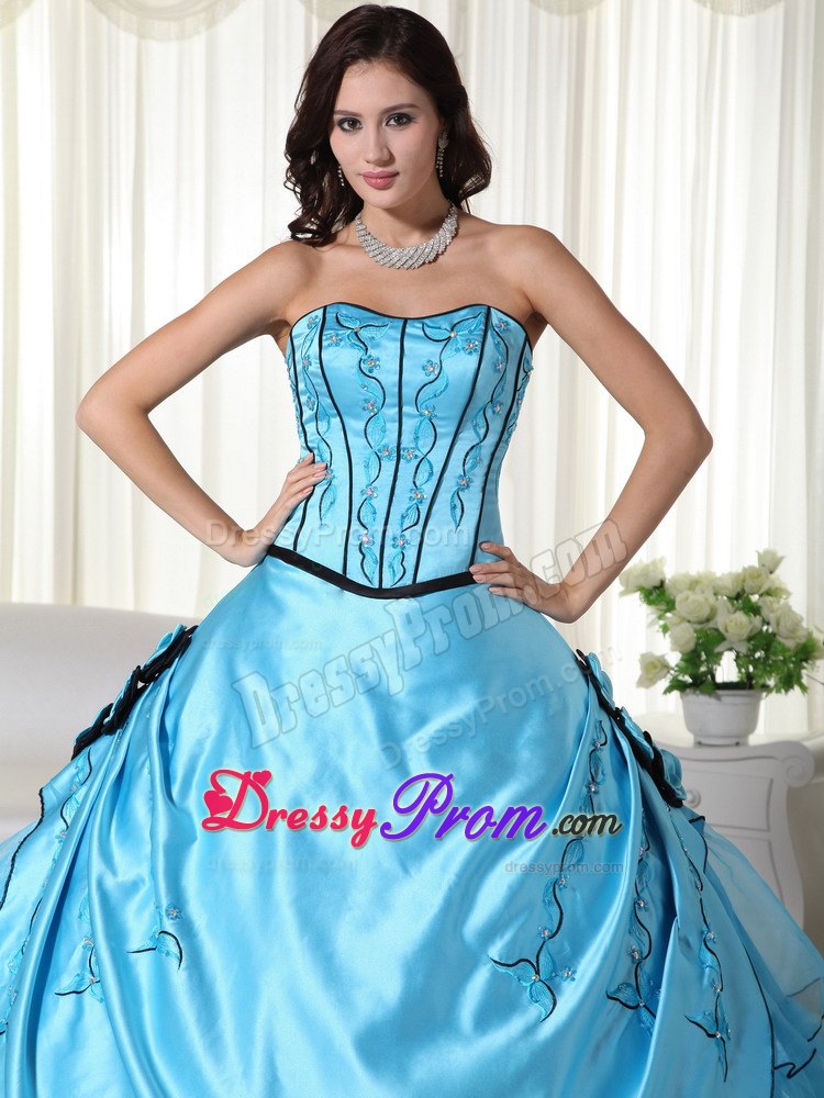 Beading Strapless Appliques Handmade Flowers Layered Sweet 16 Dresses
