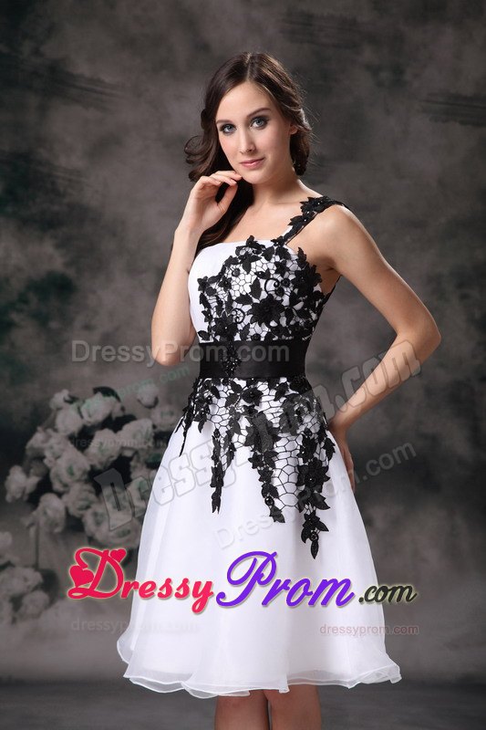 Lace Appliques One Shoulder Organza Mini-length White Prom Dresses