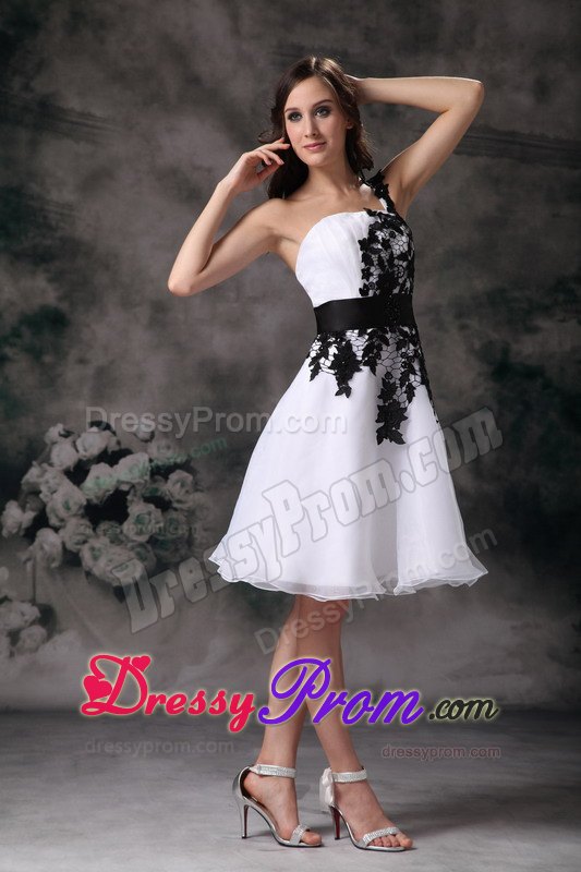 Lace Appliques One Shoulder Organza Mini-length White Prom Dresses
