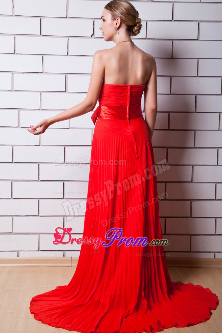 Red Column Strapless Pleated Prom Dress with Bowknot Brush Train