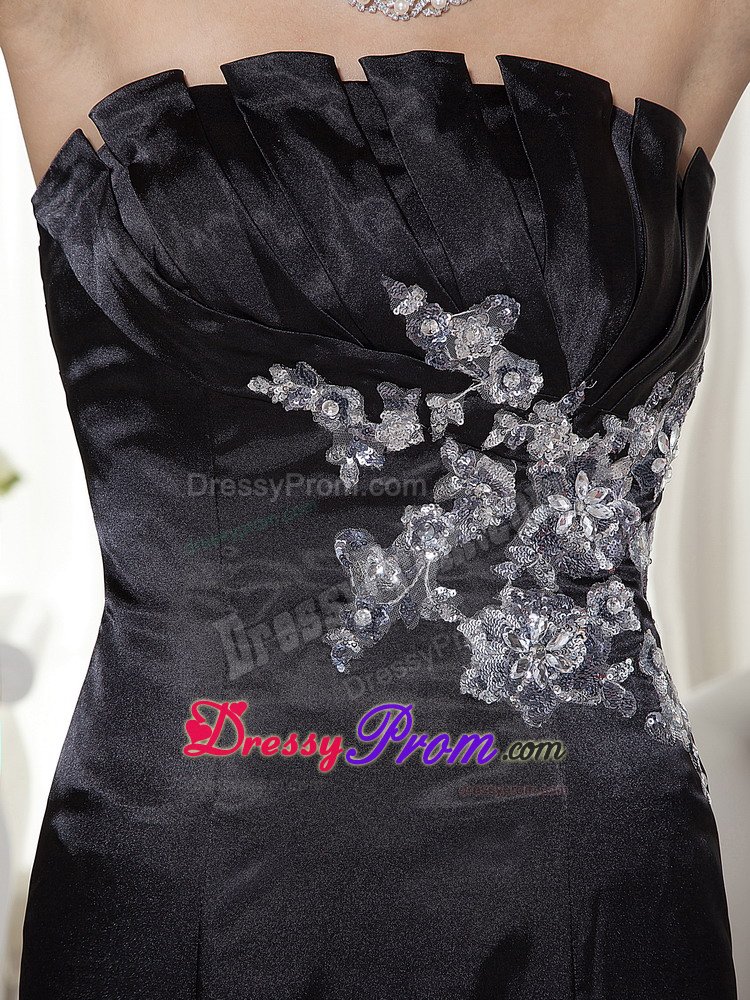 Satin Mermaid Brush Strapless Appliques Prom Gown in Black
