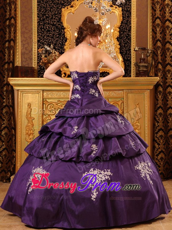 Taffeta Sweetheart Beading and Appliques Purple Sweet Sixteen Dresses