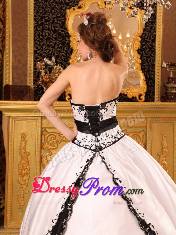 Embroidery Strapless White Satin Floor-length Dresses For a Quinceanera
