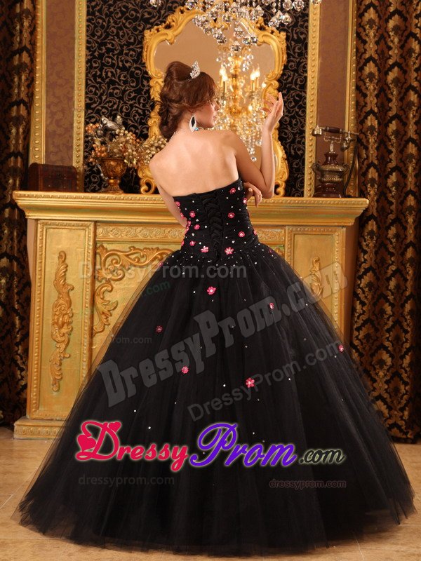 Black Strapless Tulle Floor-length Quinceanera Gown with Appliques
