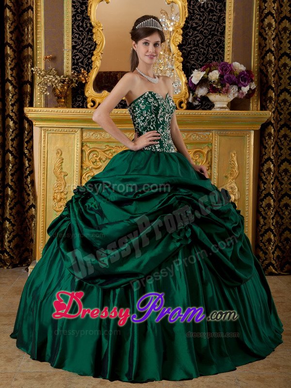 Embroidery Beaded Sweet 15/16 Birthday Dress around 200