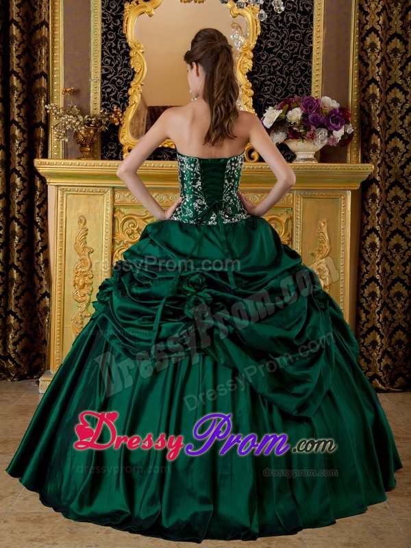 Embroidery Beaded Sweet 15/16 Birthday Dress around 200