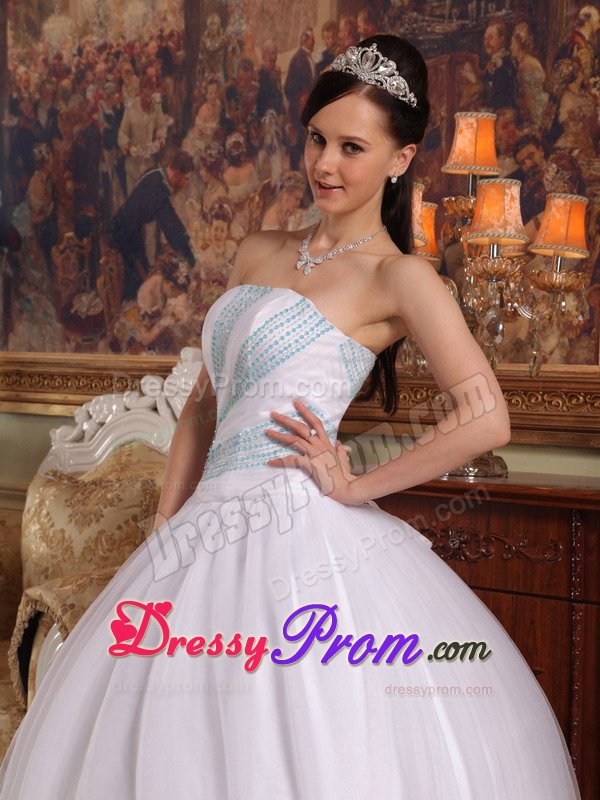 Cheap White Ball Gown Quinceanera Dresses with Blue Beading