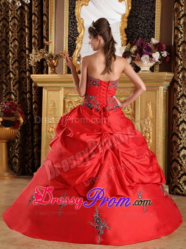 Wholesale Embroidery Red Quinceanera Gown in Isle of Wight