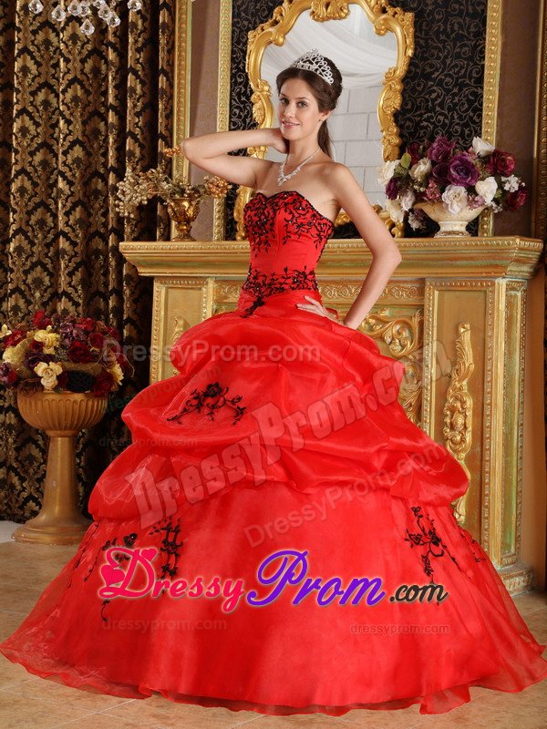Free Shipping Red Quinceanera Dresses with Black Embroidery