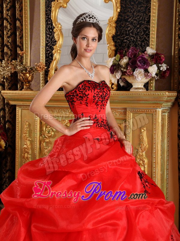 Free Shipping Red Quinceanera Dresses with Black Embroidery