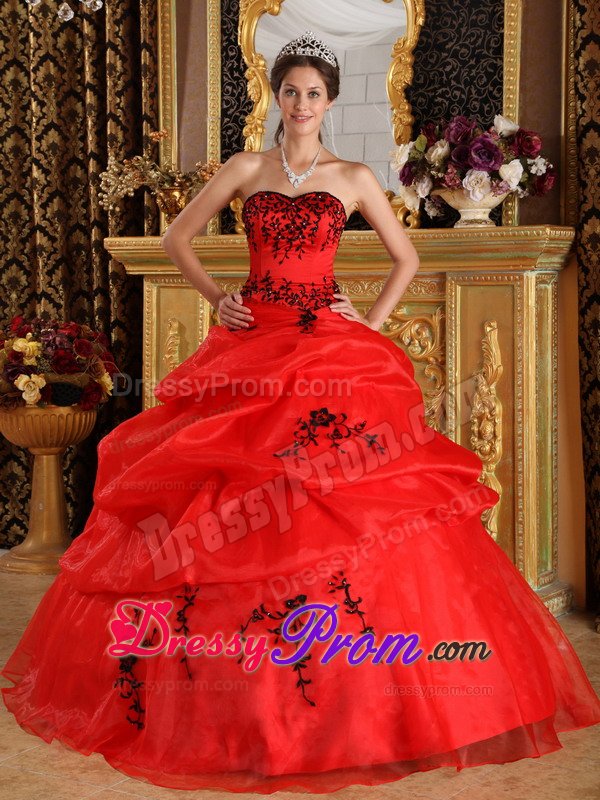 Free Shipping Red Quinceanera Dresses with Black Embroidery