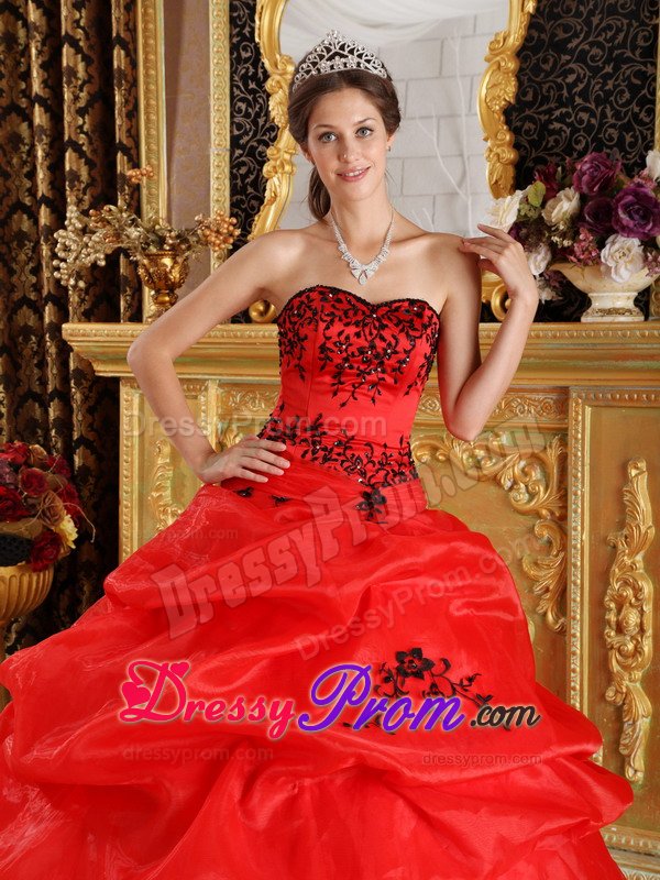 Free Shipping Red Quinceanera Dresses with Black Embroidery