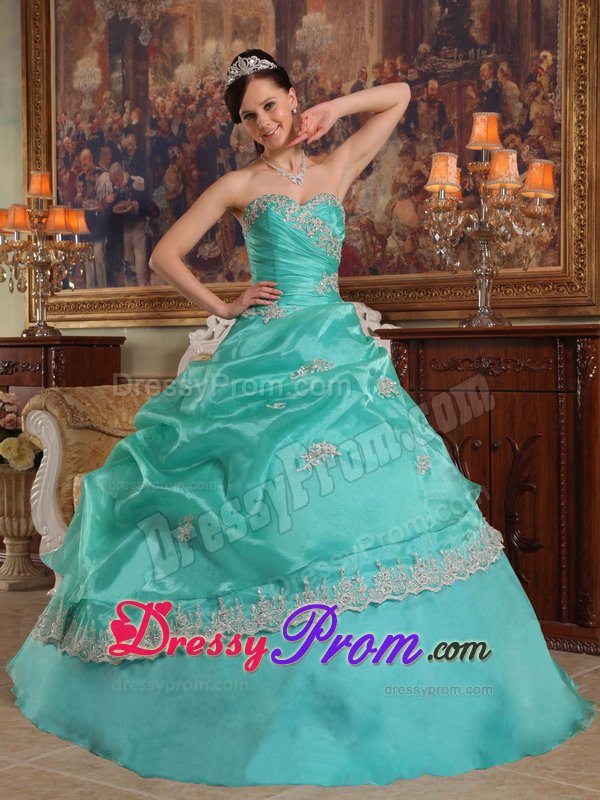 Customized Sweetheart Appliqued Pick Ups Quinceanera Dresses