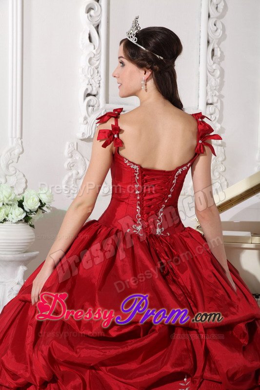 Straps Embroidery Beaded Quinceanera Party Dress with Pick Ups
