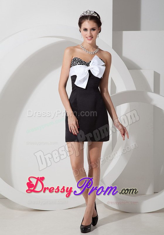 Bowknot and Beading Accent Prom Little Black Dress of Mini Length