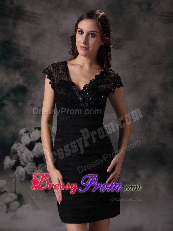 Best Column V-neck Cap Sleeves Little Black Dresses for Juniors