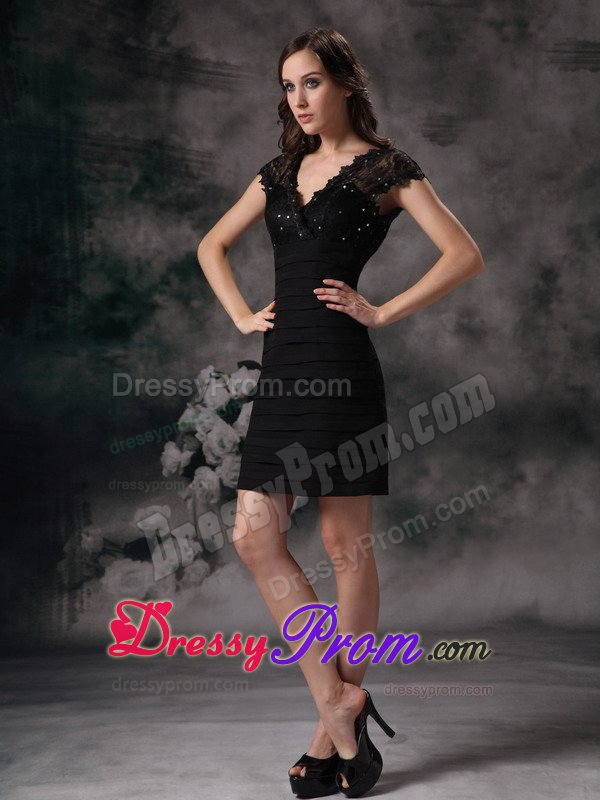 Best Column V-neck Cap Sleeves Little Black Dresses for Juniors