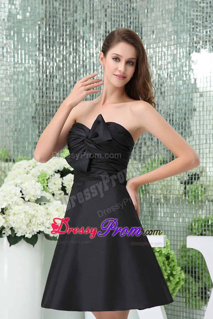 Cheap Taffeta Sweetheart Ruched Little Black Dress with Bowknot