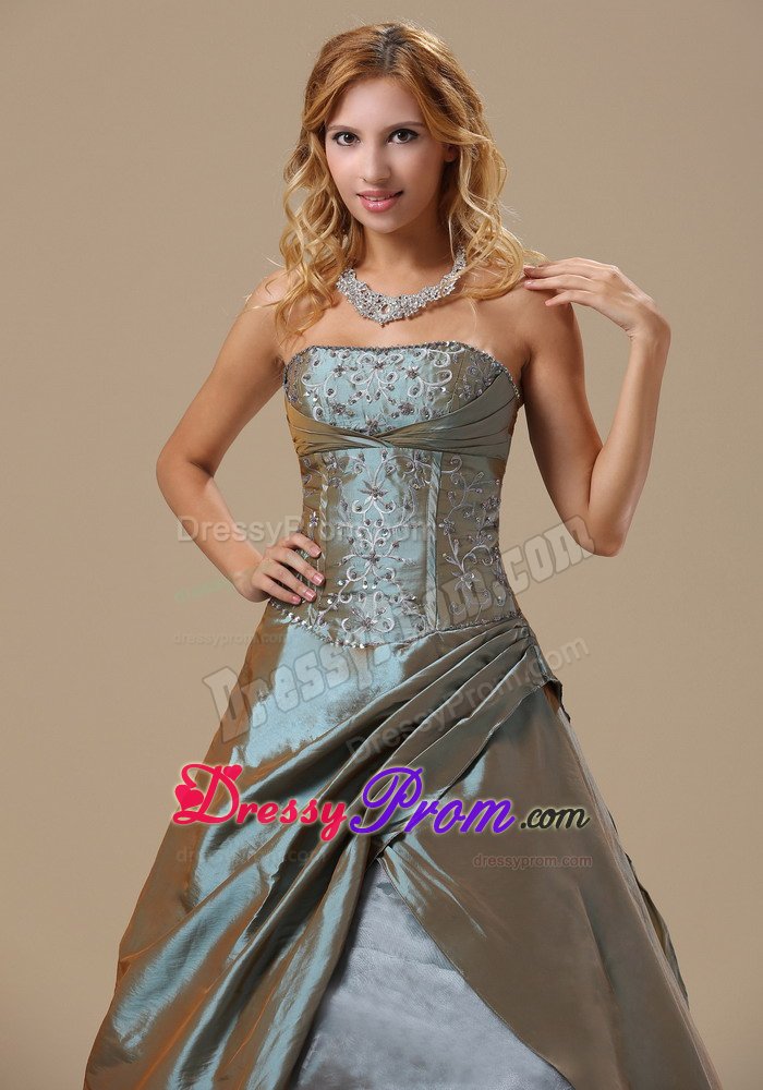 Customized Olive Green Embroidery Strapless Prom Evening Dress