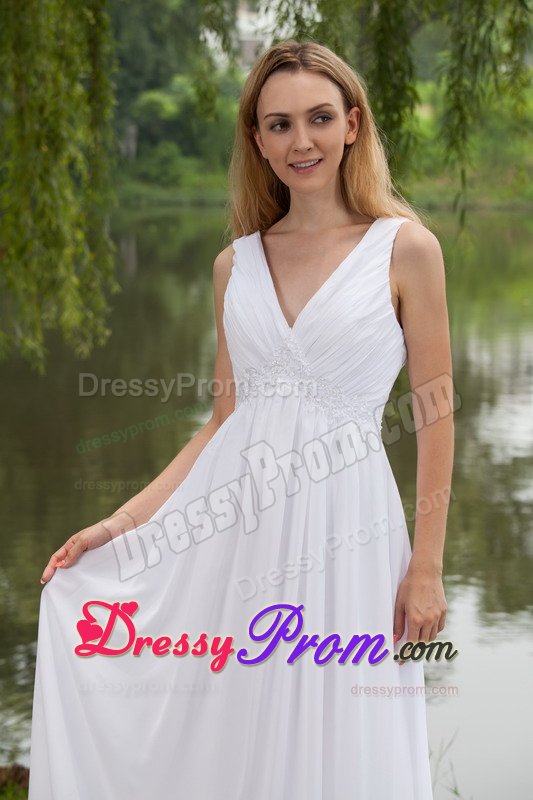 Classic Sleeveless White V-neck Chiffon Prom Gown Dress Floor-length
