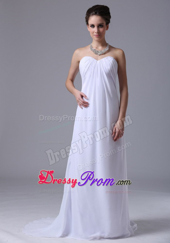 Brush Train Sweetheart Ruched White Prom Celebrity Dress