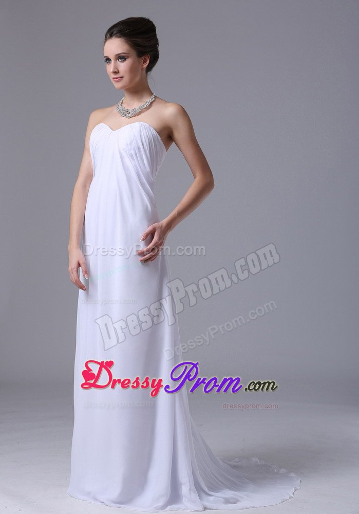 Brush Train Sweetheart Ruched White Prom Celebrity Dress