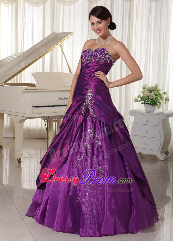 2013 Most Recent Appliqued Dark Purple Quinceanera Dresses