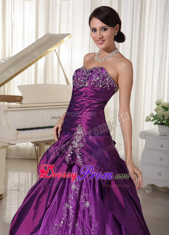 2013 Most Recent Appliqued Dark Purple Quinceanera Dresses