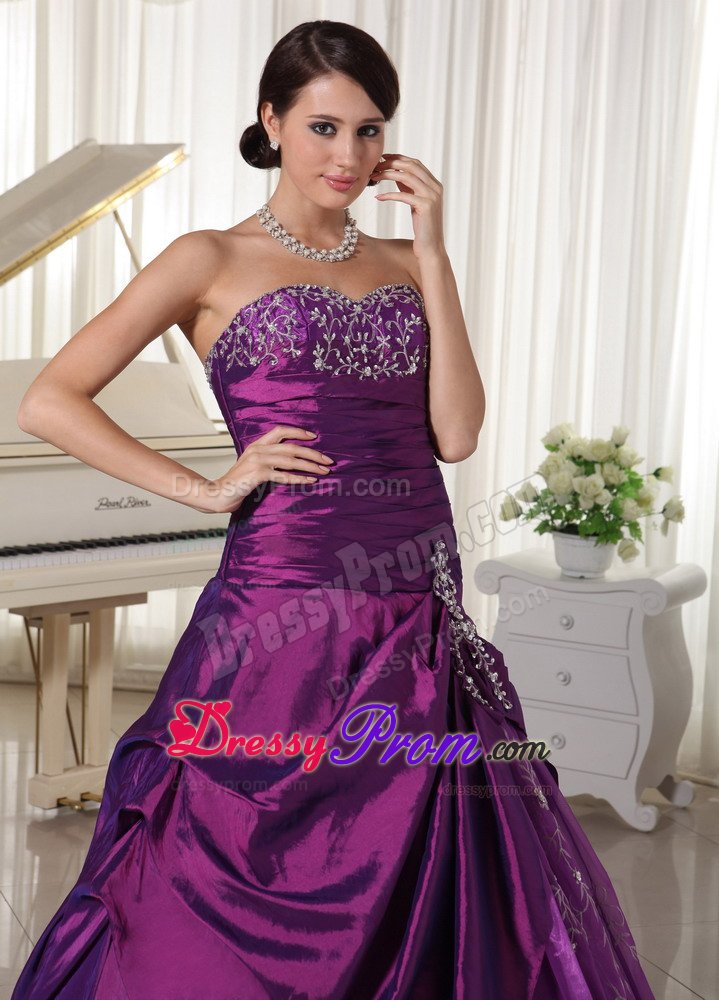 2013 Most Recent Appliqued Dark Purple Quinceanera Dresses