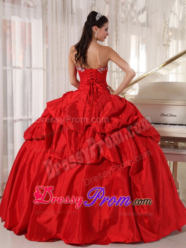 Latest Sweetheart Beaded Red Quinceanera Dresses in Derbyshire