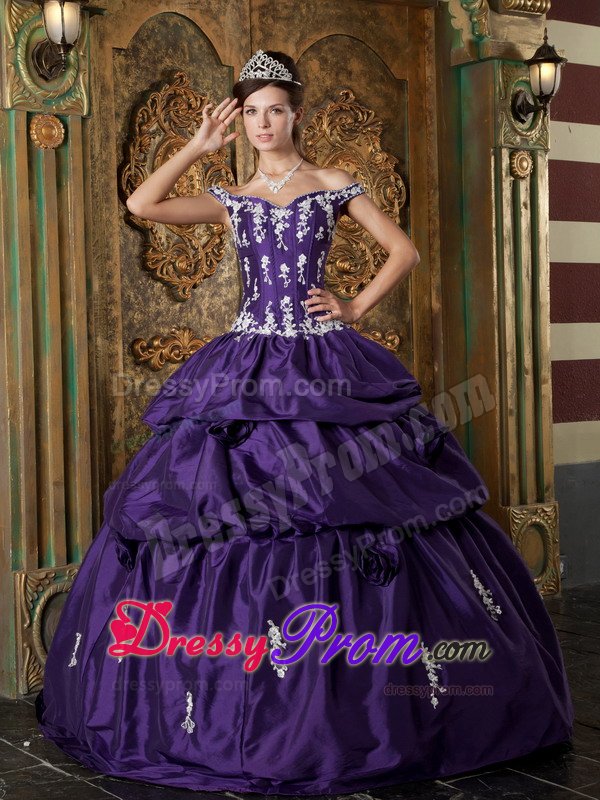 Off The Shoulder Appliqued Dress for Quince with Flowers