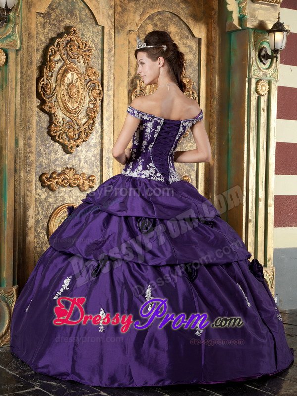 Off The Shoulder Appliqued Dress for Quince with Flowers