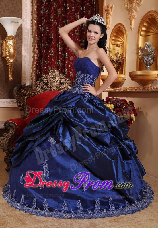 Appliqued Navy Blue Taffeta Quinceanera Gowns with Pick ups 2014