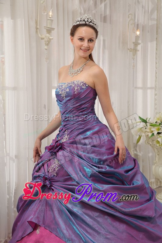 Tauranga CN Purple Strapless Quinceanera Gowns with Appliques