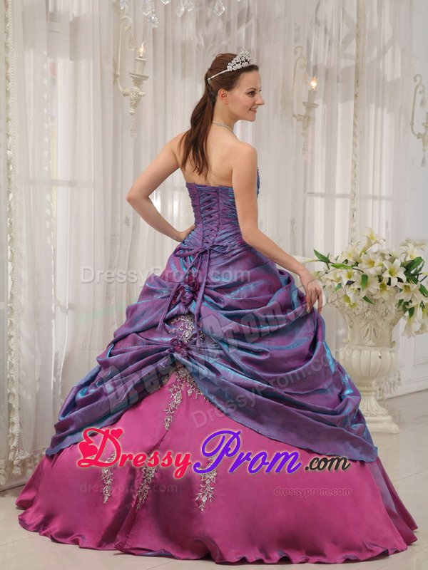 Tauranga CN Purple Strapless Quinceanera Gowns with Appliques