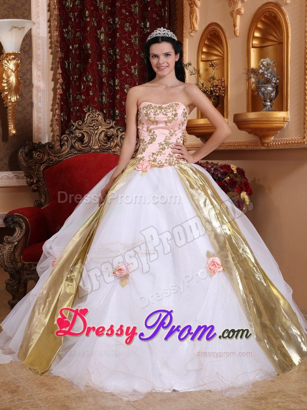 Flowers and Appliques Accent White Organza Quinceanera Gowns
