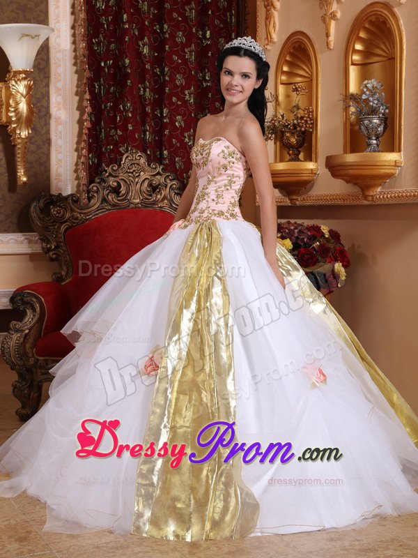 Flowers and Appliques Accent White Organza Quinceanera Gowns