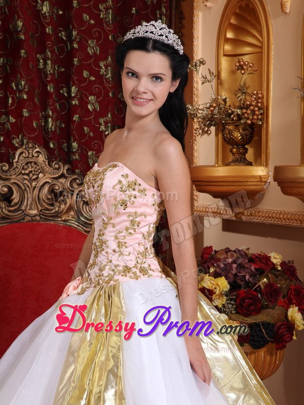 Flowers and Appliques Accent White Organza Quinceanera Gowns