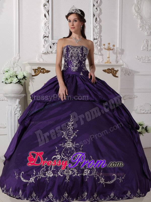 Embroidery and Pick ups Accent Quinces Dresses in Dark Purple