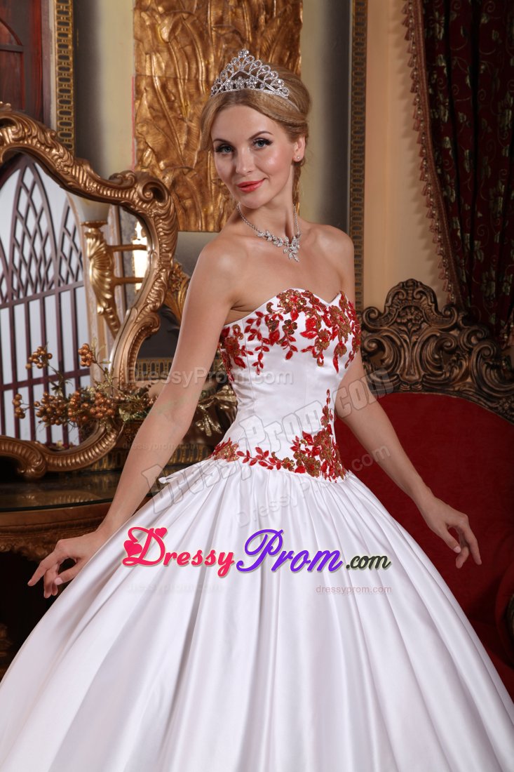 White Sweetheart Taffeta Sweet 15 Dresses with Red Appliques