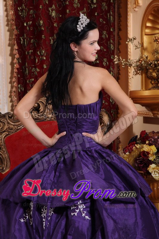 Dark Purple Sweetheart Sweet 15 Quinceanera Dress with Appliques