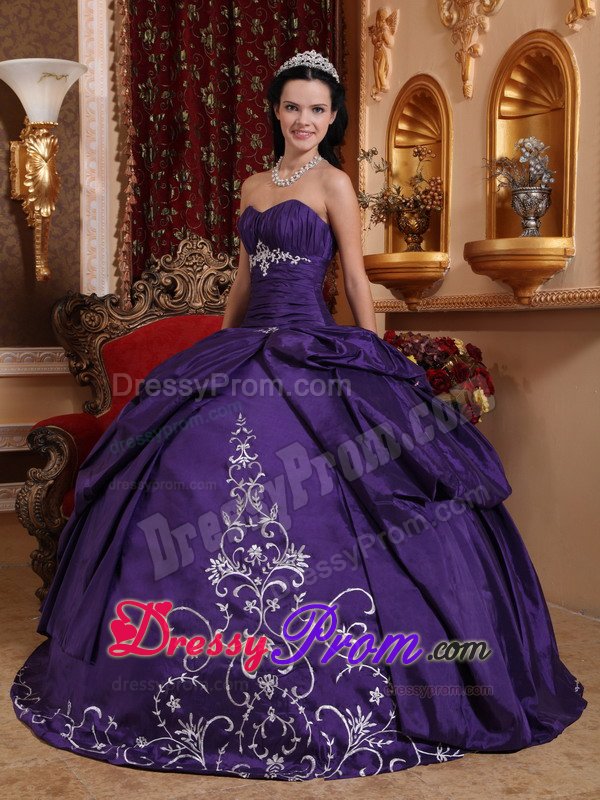 Dark Purple Sweetheart Sweet 15 Quinceanera Dress with Appliques